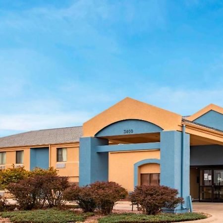 Oyo Hotel Lincoln Airport Ne, Hwy 80 Екстериор снимка