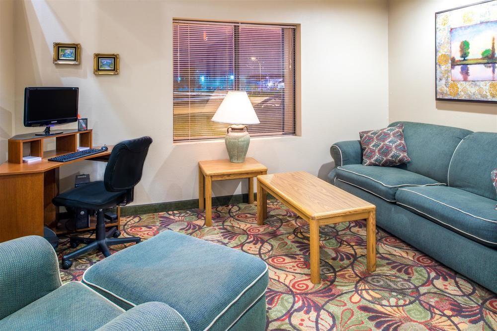 Oyo Hotel Lincoln Airport Ne, Hwy 80 Екстериор снимка