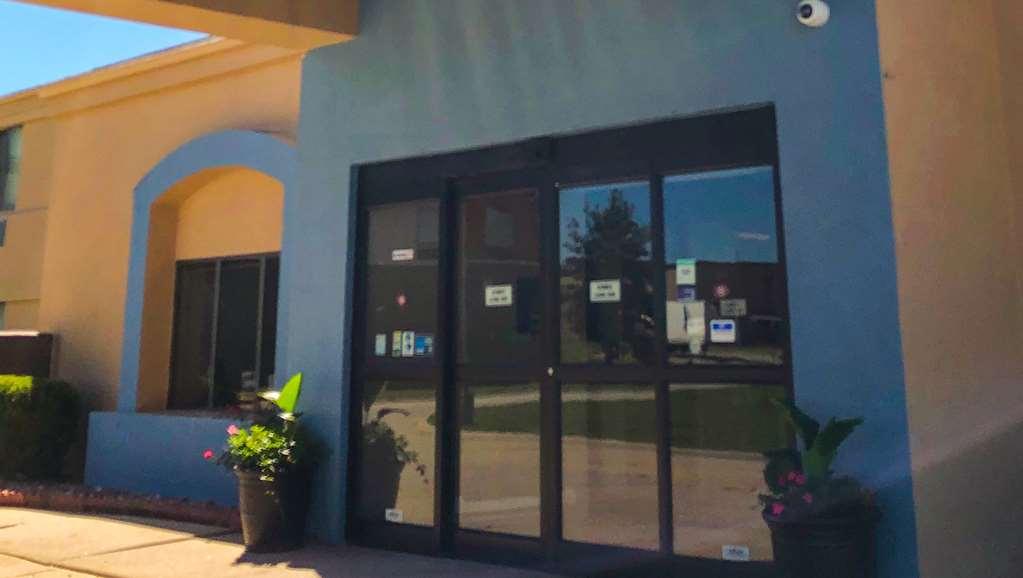 Oyo Hotel Lincoln Airport Ne, Hwy 80 Екстериор снимка