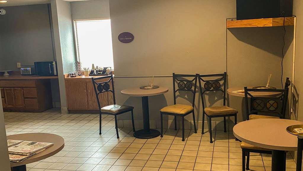 Oyo Hotel Lincoln Airport Ne, Hwy 80 Ресторант снимка