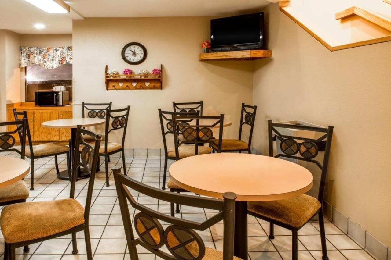 Oyo Hotel Lincoln Airport Ne, Hwy 80 Екстериор снимка