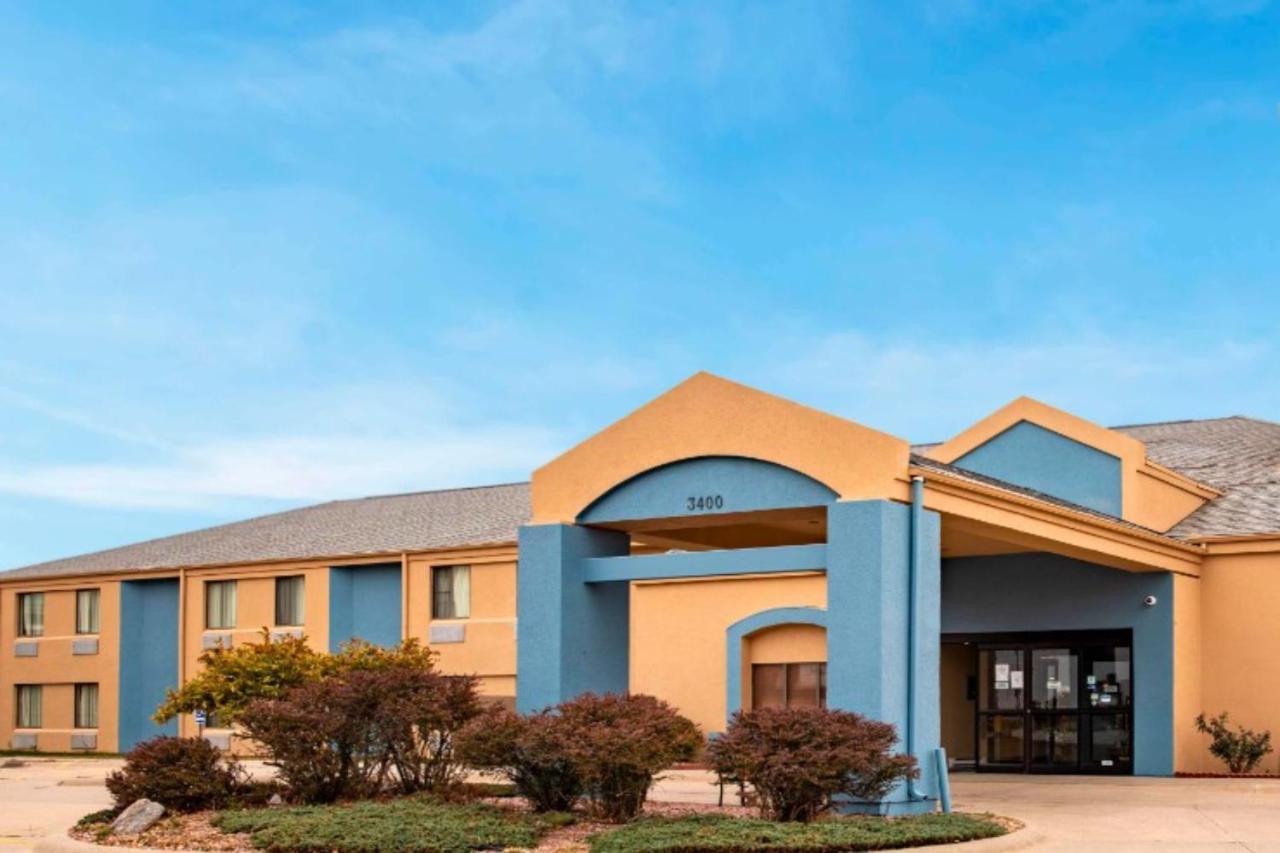 Oyo Hotel Lincoln Airport Ne, Hwy 80 Екстериор снимка