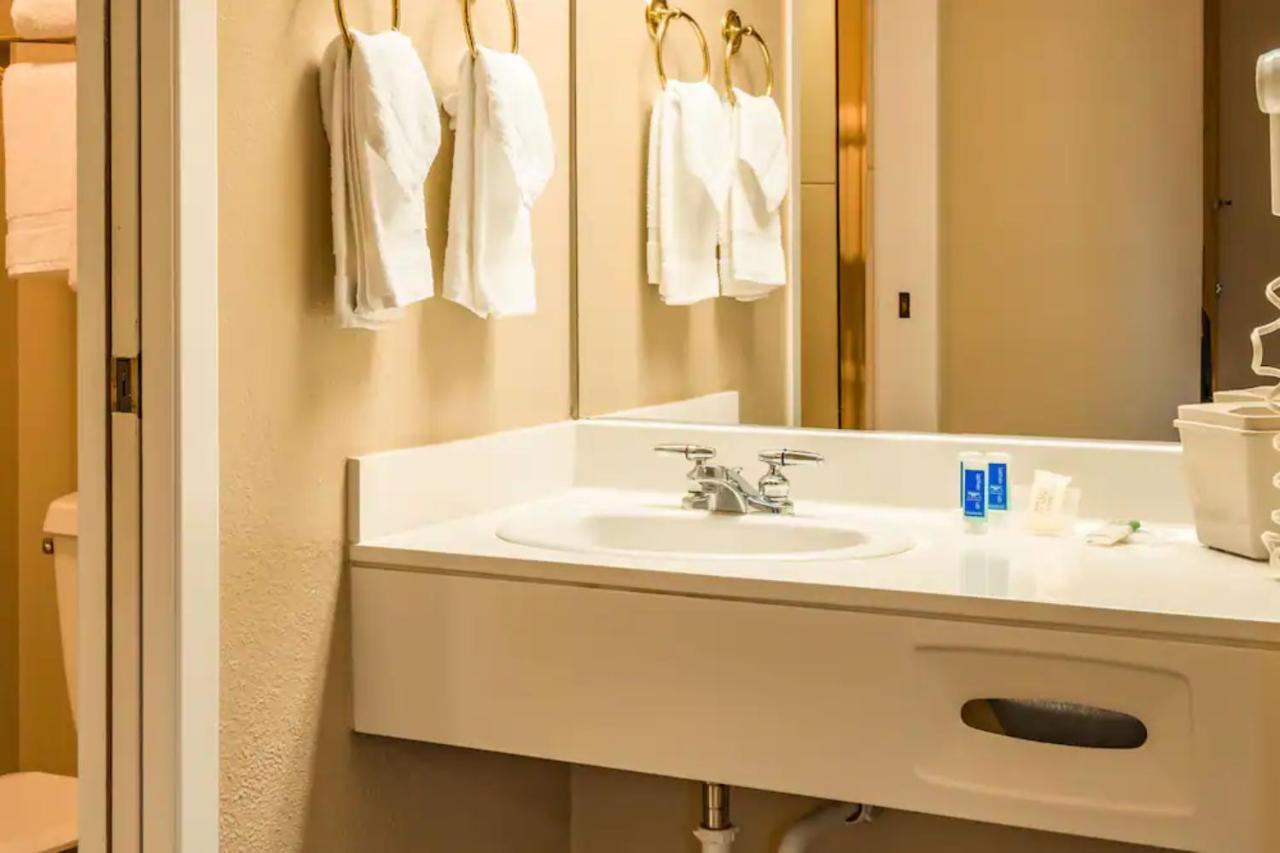 Oyo Hotel Lincoln Airport Ne, Hwy 80 Екстериор снимка